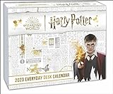Harry Potter Tagesabreißkalender 2023 - Tischkalender mit vielen Sprüchen und Filmbildern - zum Aufstellen - 320 Seiten - Format 14,8 x 12 cm